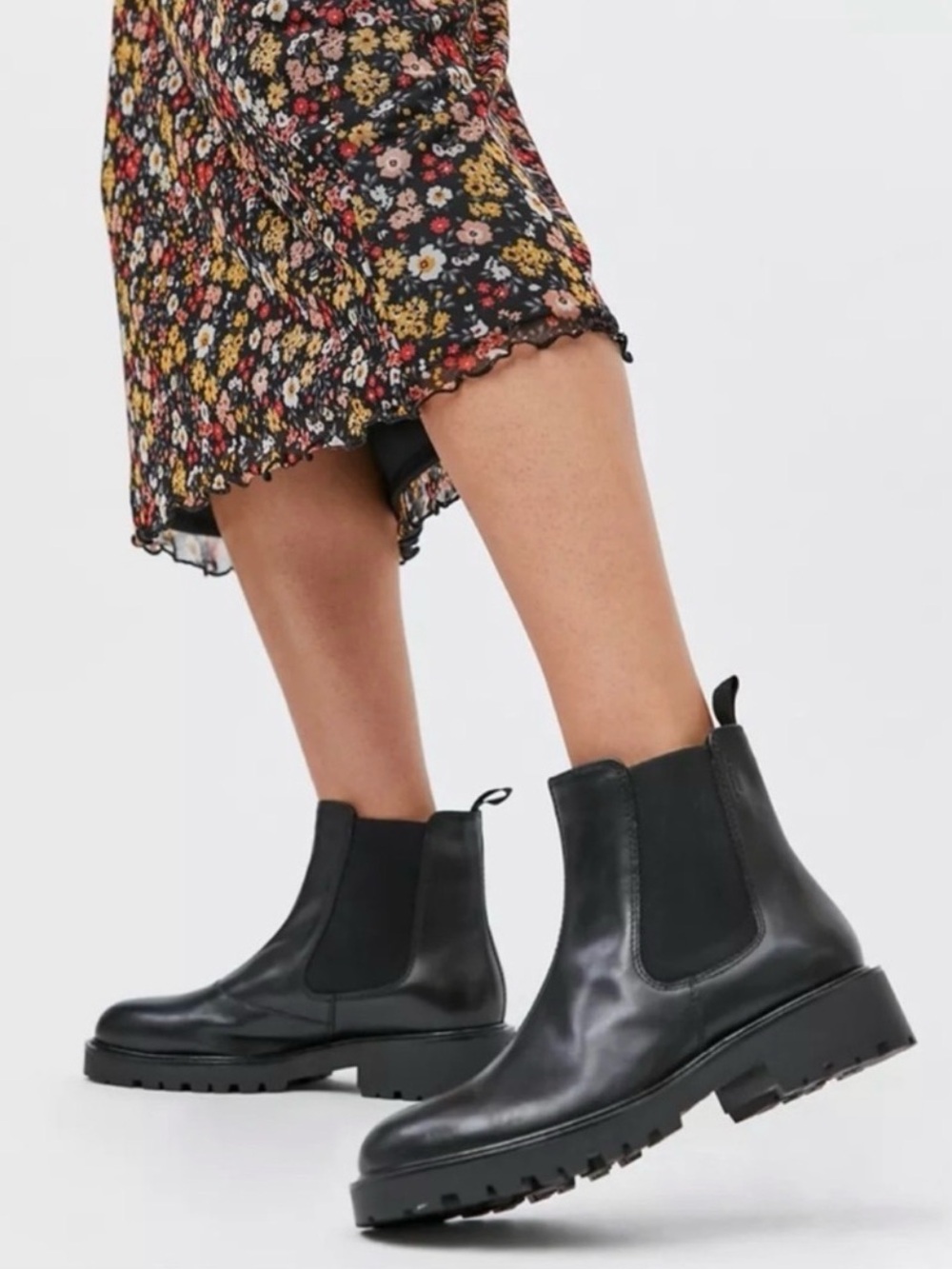Vagabond Kenova Chelsea Leather Boots 8 Black Classic Minimalist Quiet Luxury